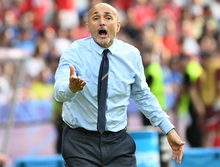 开云官网-米体：斯帕莱蒂并未要求任何东西，但不会拒绝尤文提前续约谈判