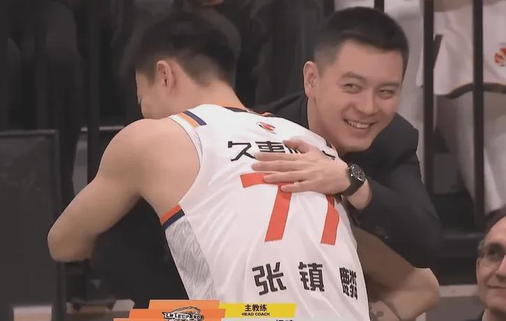 体育娱乐-8-11！曝主动辞职下课！这可是三届总冠军教头